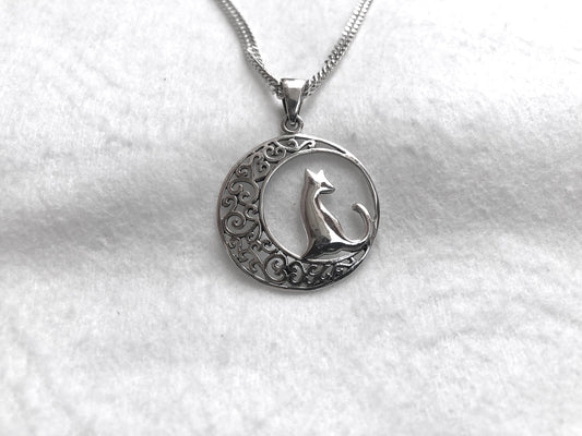 Wiccan Crescent Moon Pendant/Necklace