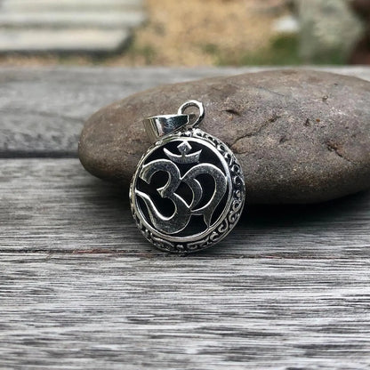 Ohm Hindi Sanskrit Pendant/Necklace