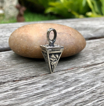Egyptian Pyramid Pharaoh Locket Pendant/Necklace