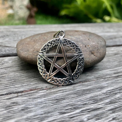 Pentagram Wiccan Infinity Knot Pendant/Necklace