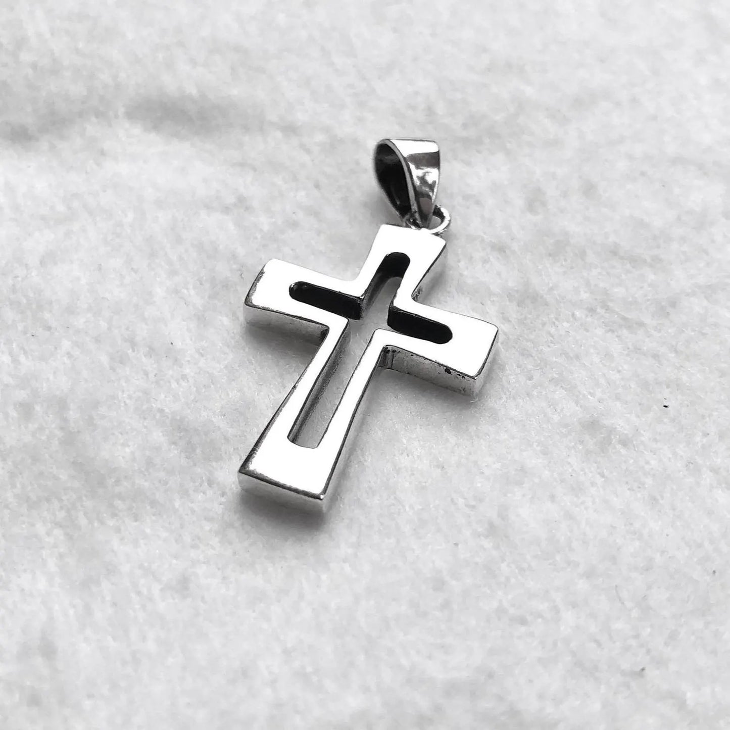 Crucifix Cross Pendant/Necklace