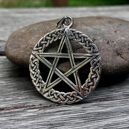 Pentagram Wiccan Infinity Knot Pendant/Necklace