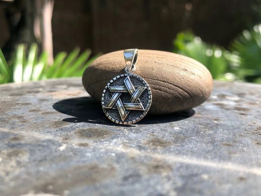 Tiny Star of David Jewish, Judaism Pendant/Necklace