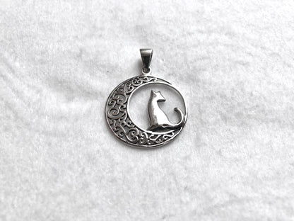 Wiccan Crescent Moon Pendant/Necklace
