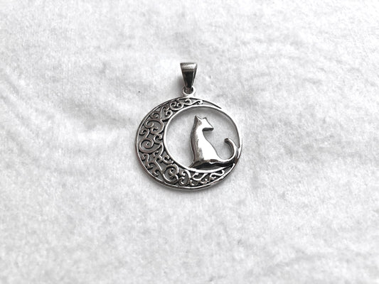 Wiccan Crescent Moon Pendant/Necklace