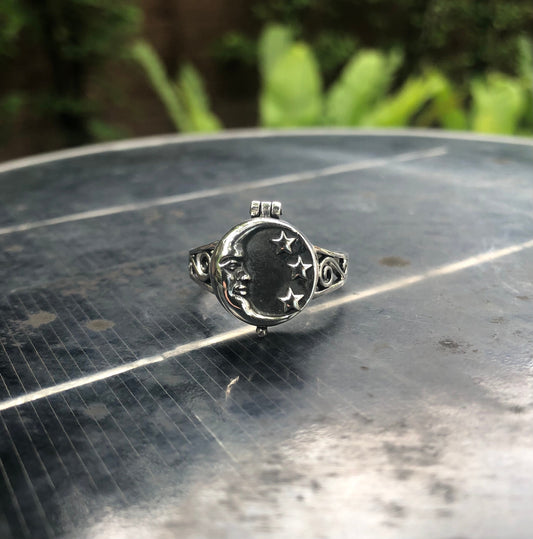 Celtic Crescent Moon Star Ring Locket