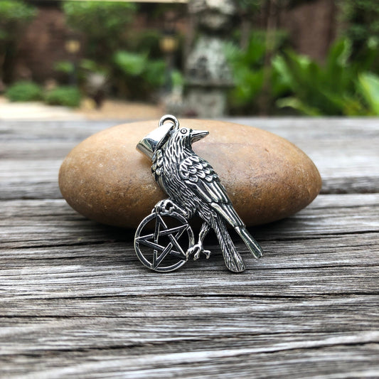 Pentagram Wiccan Raven Pendant/Necklace