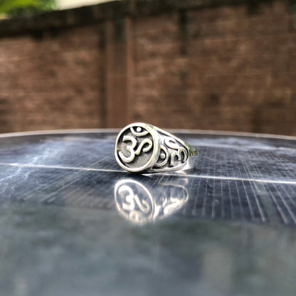 Om/Ohm Ring