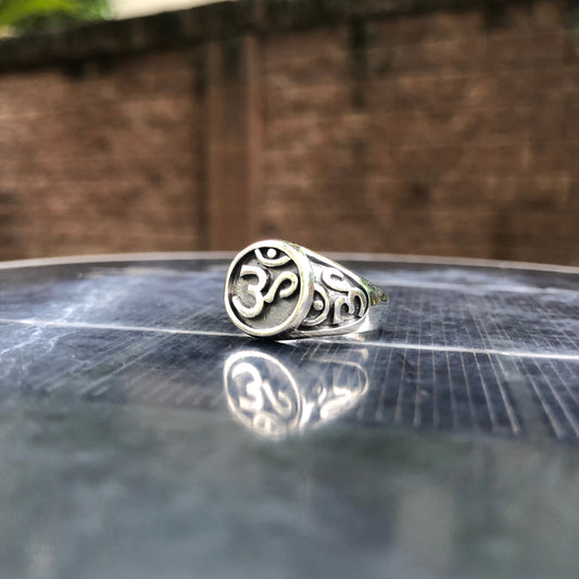 Om/Ohm Ring