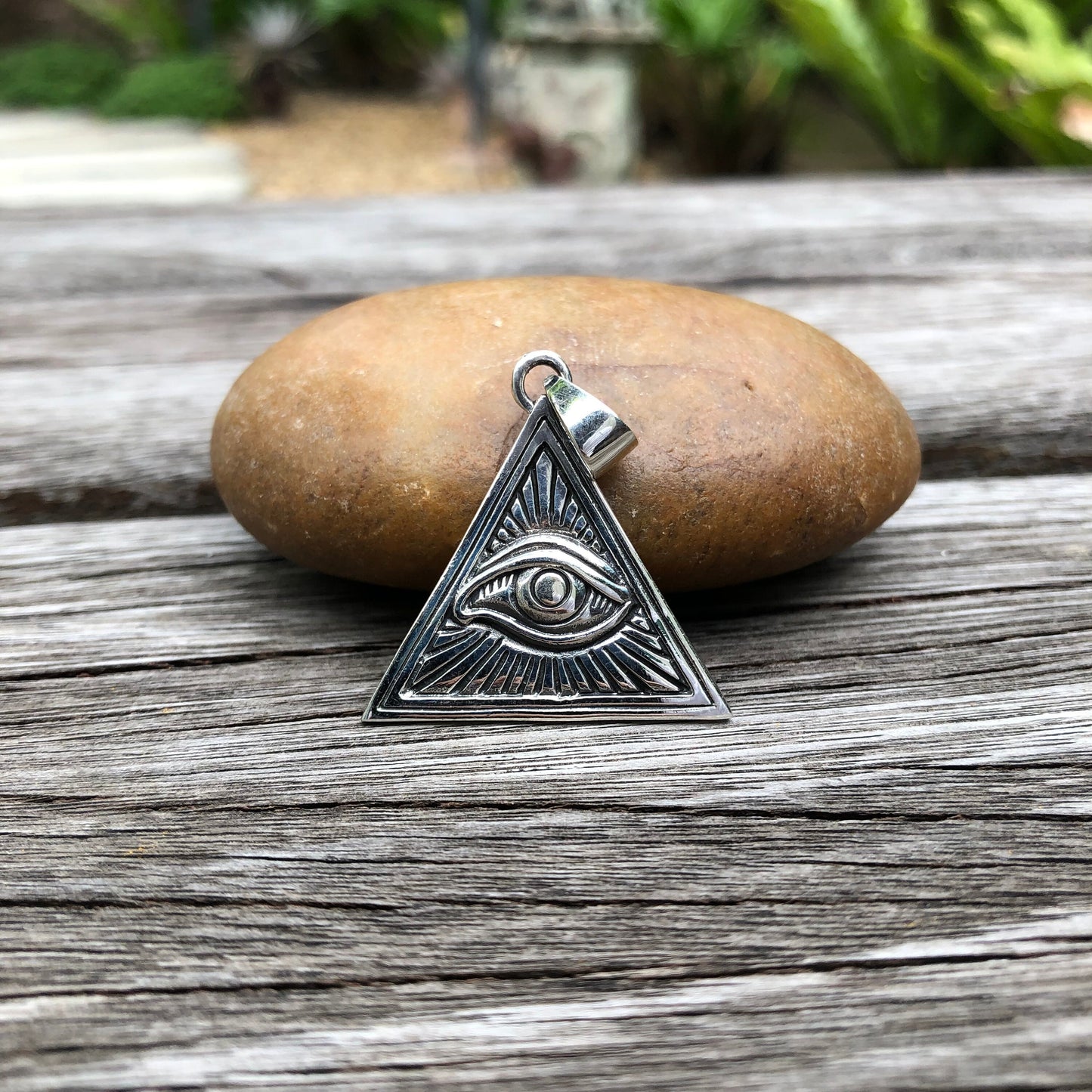 Egypt Eye of Horus Pyramid Pendant/Necklace
