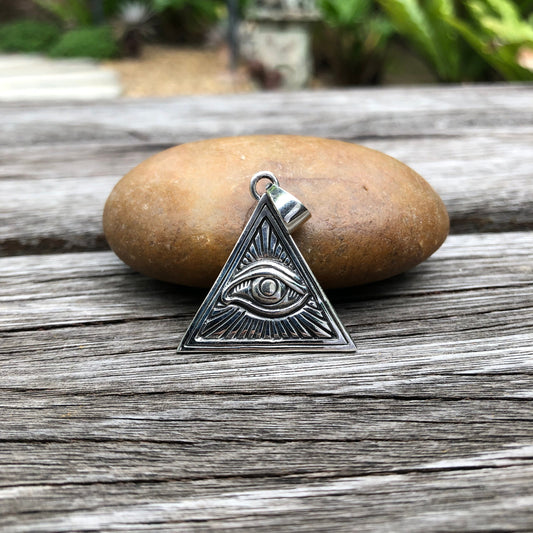 Egypt Eye of Horus Pyramid Pendant/Necklace