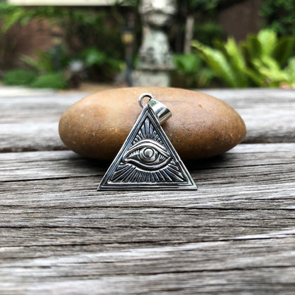 Egypt Eye of Horus Pyramid Pendant/Necklace