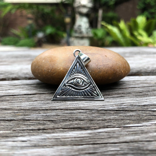 Egypt Eye of Horus Pyramid Pendant/Necklace