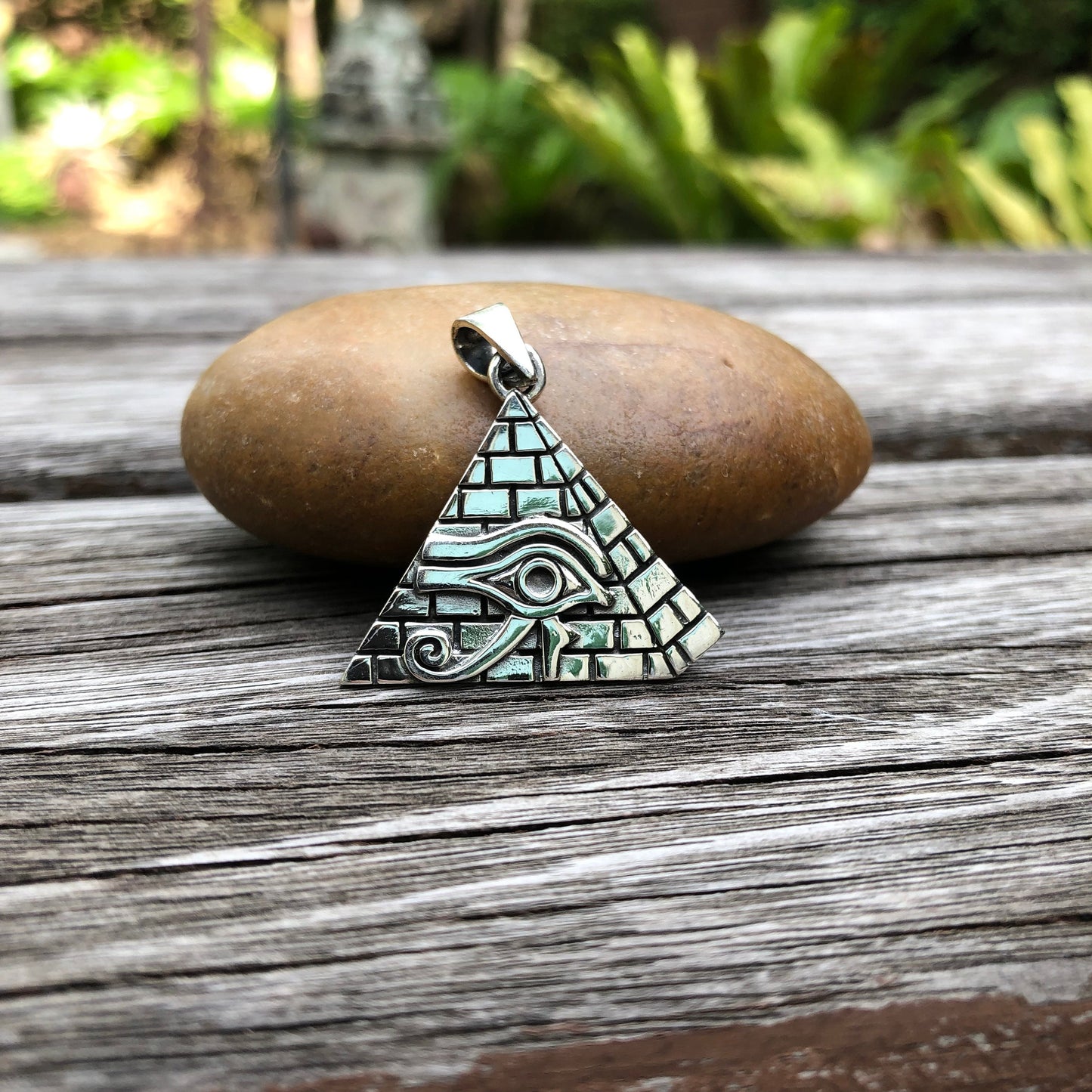 Egypt Eye of Horus Pyramid Shape Pendant/ Necklace