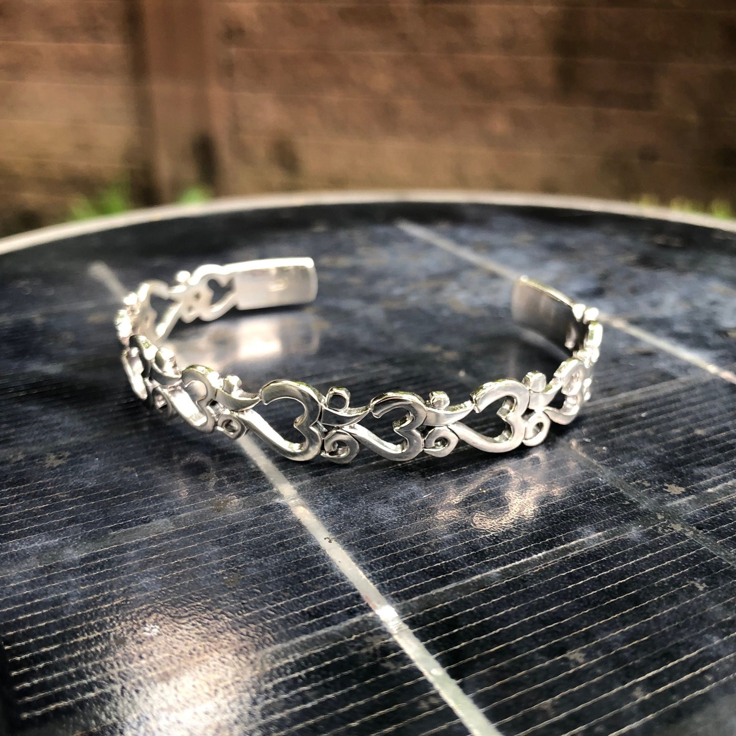 Om/Ohm Buddhism & Hinduism Symbol Cuff Brcelet