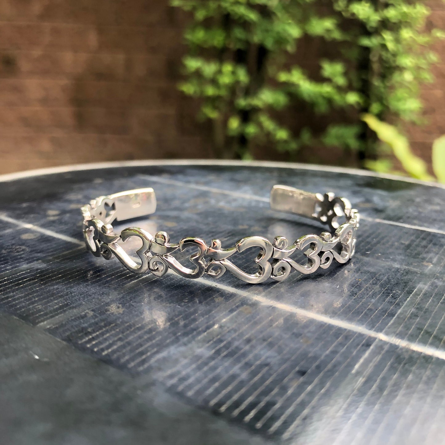 Om/Ohm Buddhism & Hinduism Symbol Cuff Brcelet