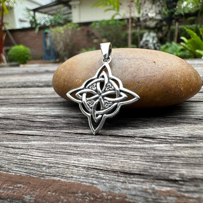 Witch's Knot Wiccan Pendant/Necklace