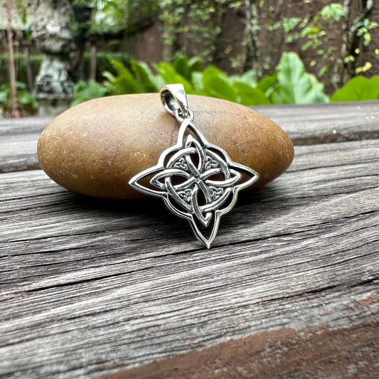 Witch's Knot Wiccan Pendant/Necklace