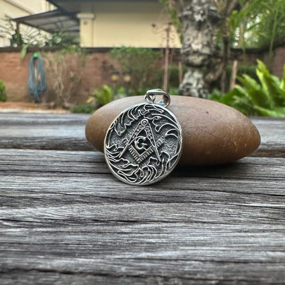 Freemason Illuminati Masonic Pendant/Necklace
