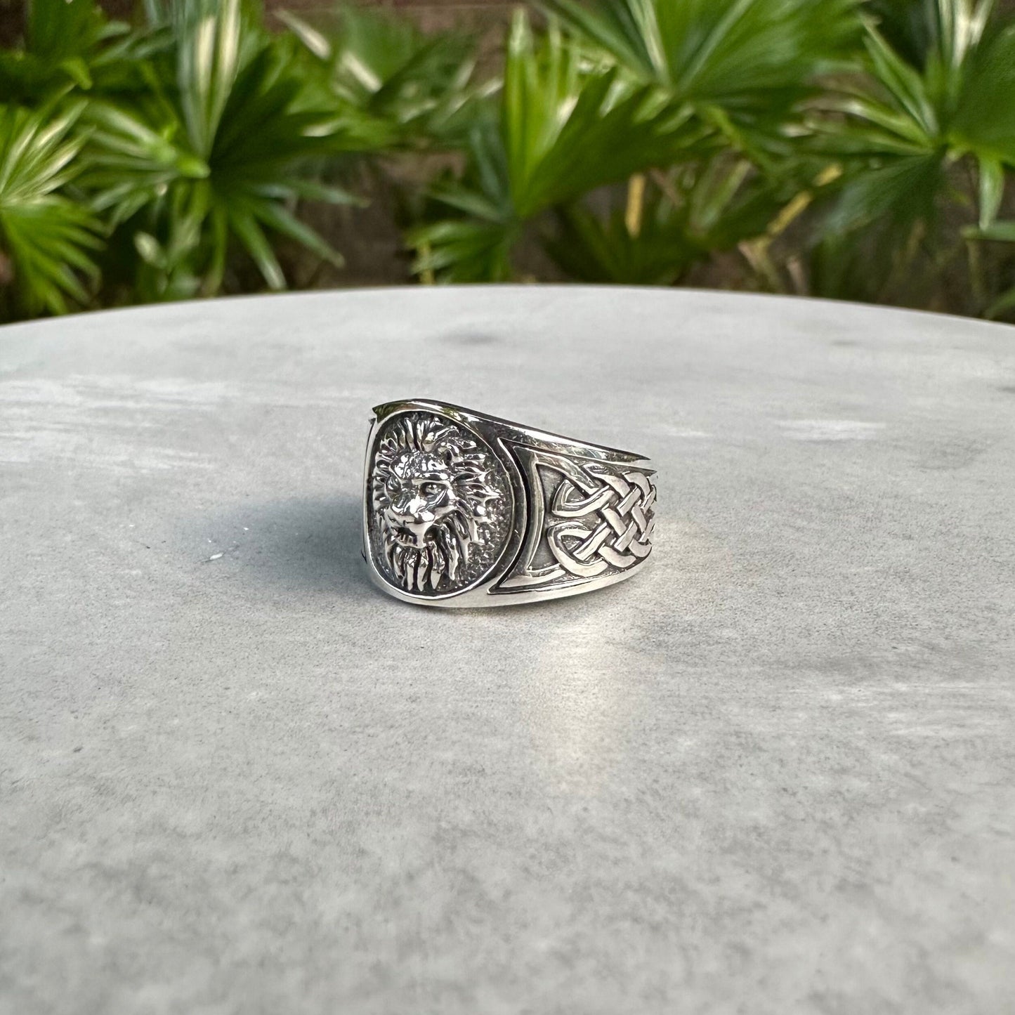 Lion King of Jungle Ring