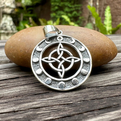Witch's Knot Celtic Magic Knot Wiccan Pendant/Necklace