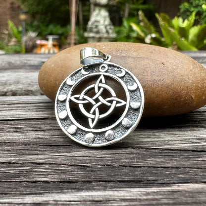 Witch's Knot Celtic Magic Knot Wiccan Pendant/Necklace