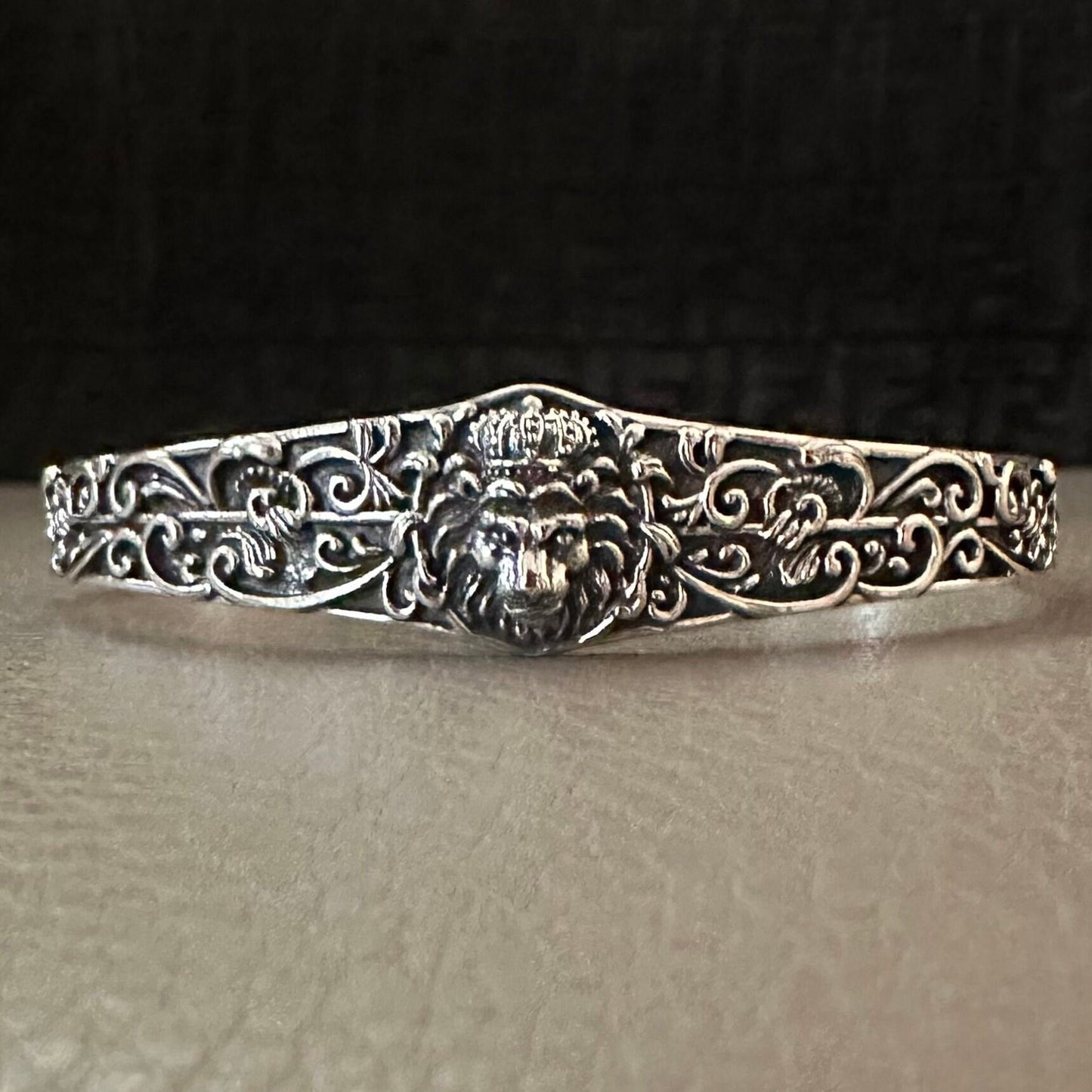 Lion Leo Constellation León King of Beast Cuff Bracelet