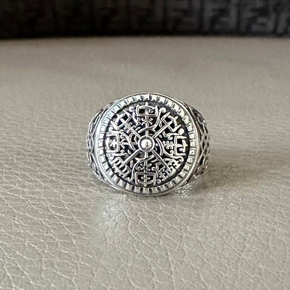 Vegvisir Norse Compass Ring