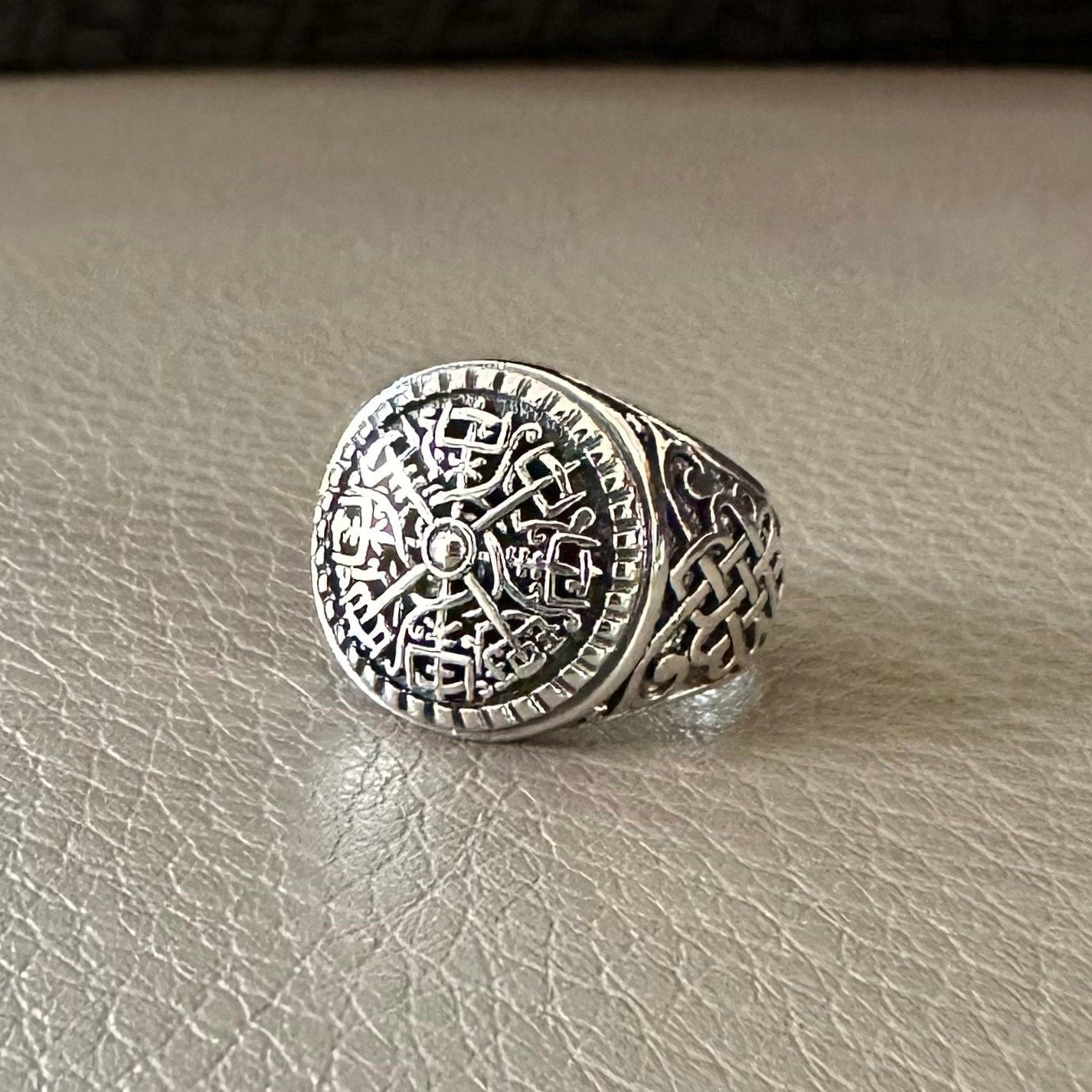 Vegvisir Norse Compass Ring