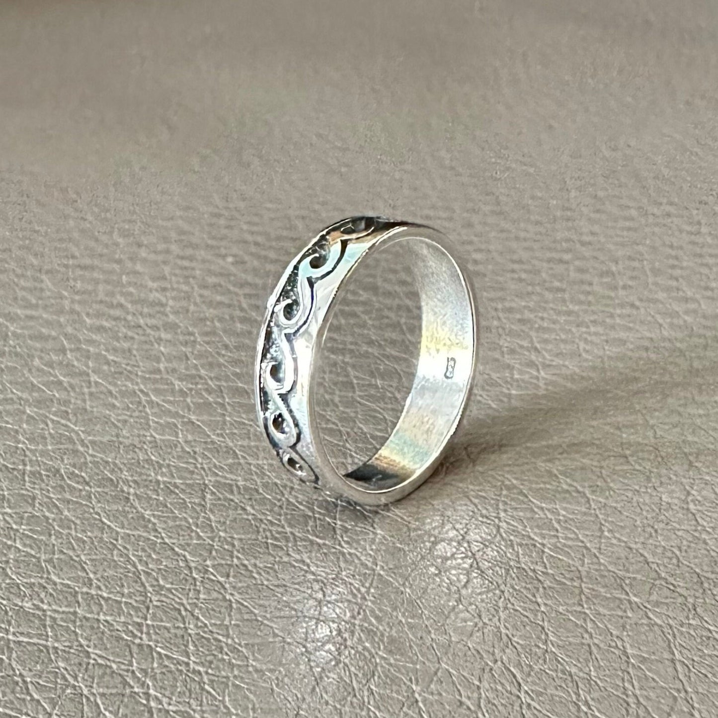 Wave Band Fashion Ring