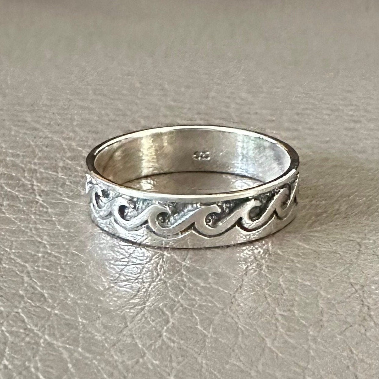 Wave Band Fashion Ring