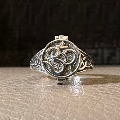 Ohm/Om Buddhism Hindi Symbol Sanskrit  Locket Ring