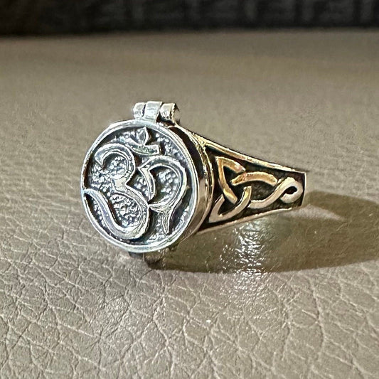Ohm/Om Buddhism Hindi Symbol Sanskrit  Locket Ring