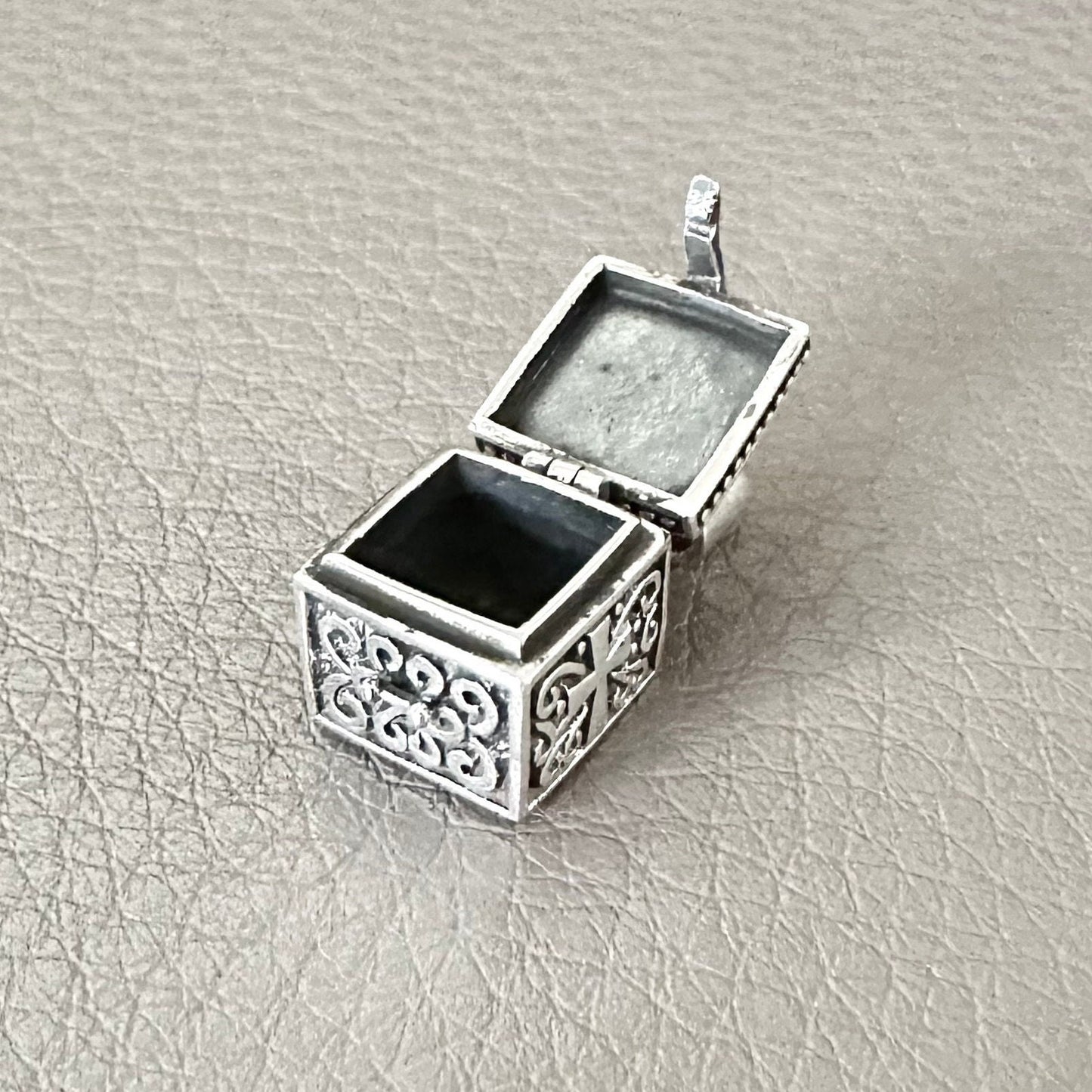Bali Flower Locket Pendant/Necklace