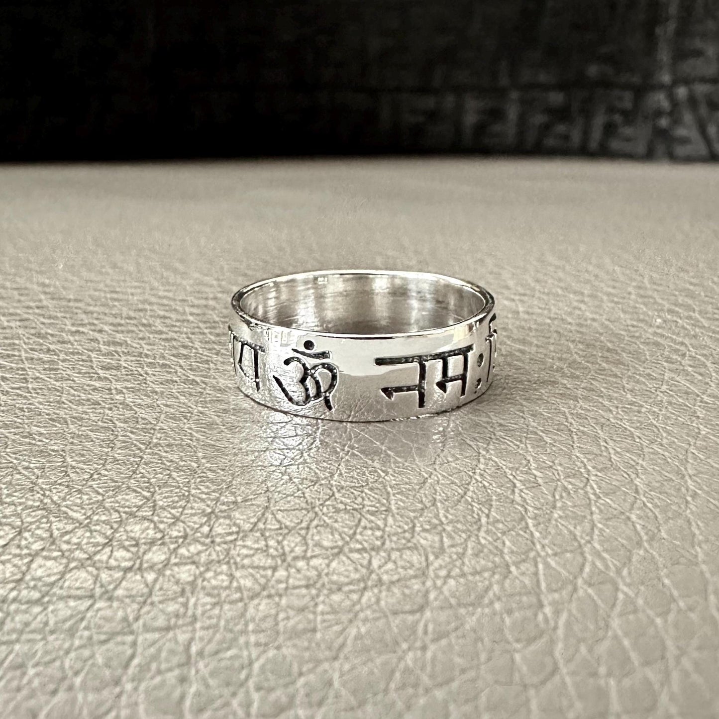 Ohm/Om Buddhism Hindi Sanskrit Talisman Ring