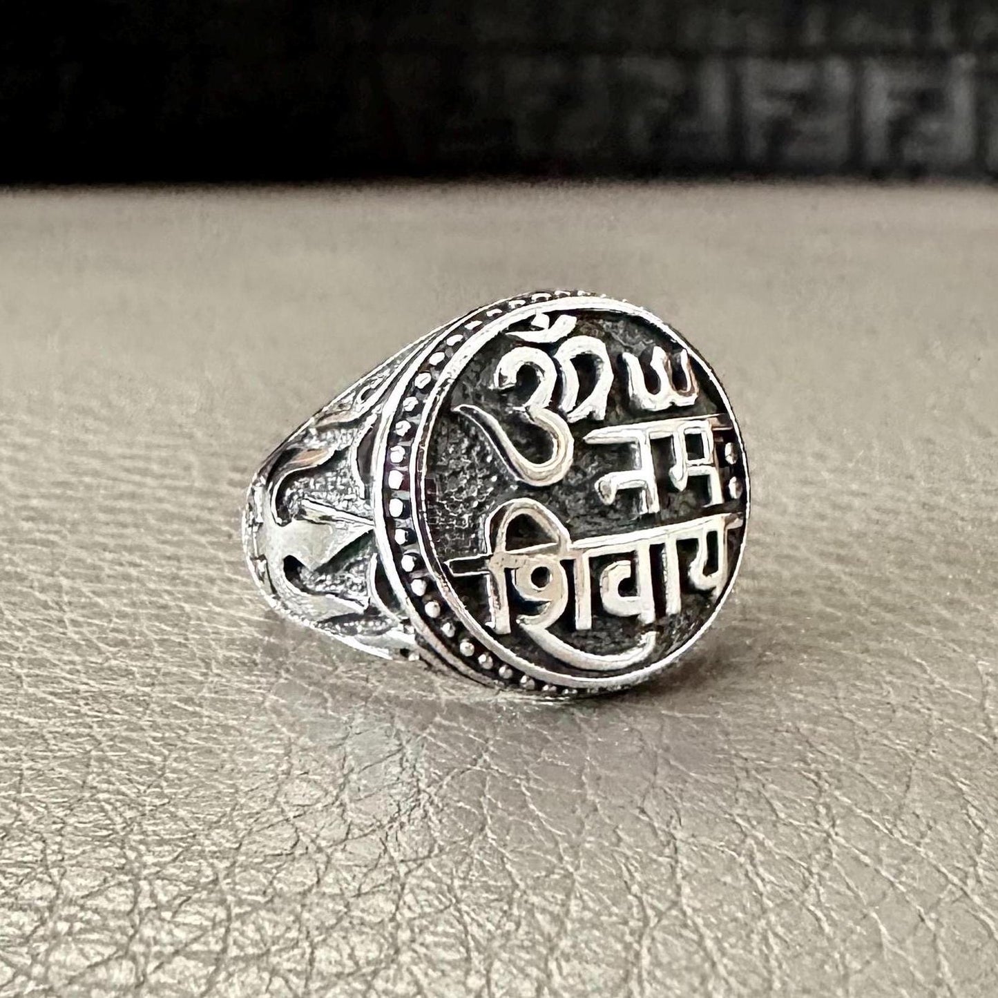 Ohm/Om Buddhism Hindi Symbol Sanskrit Talisman Ring