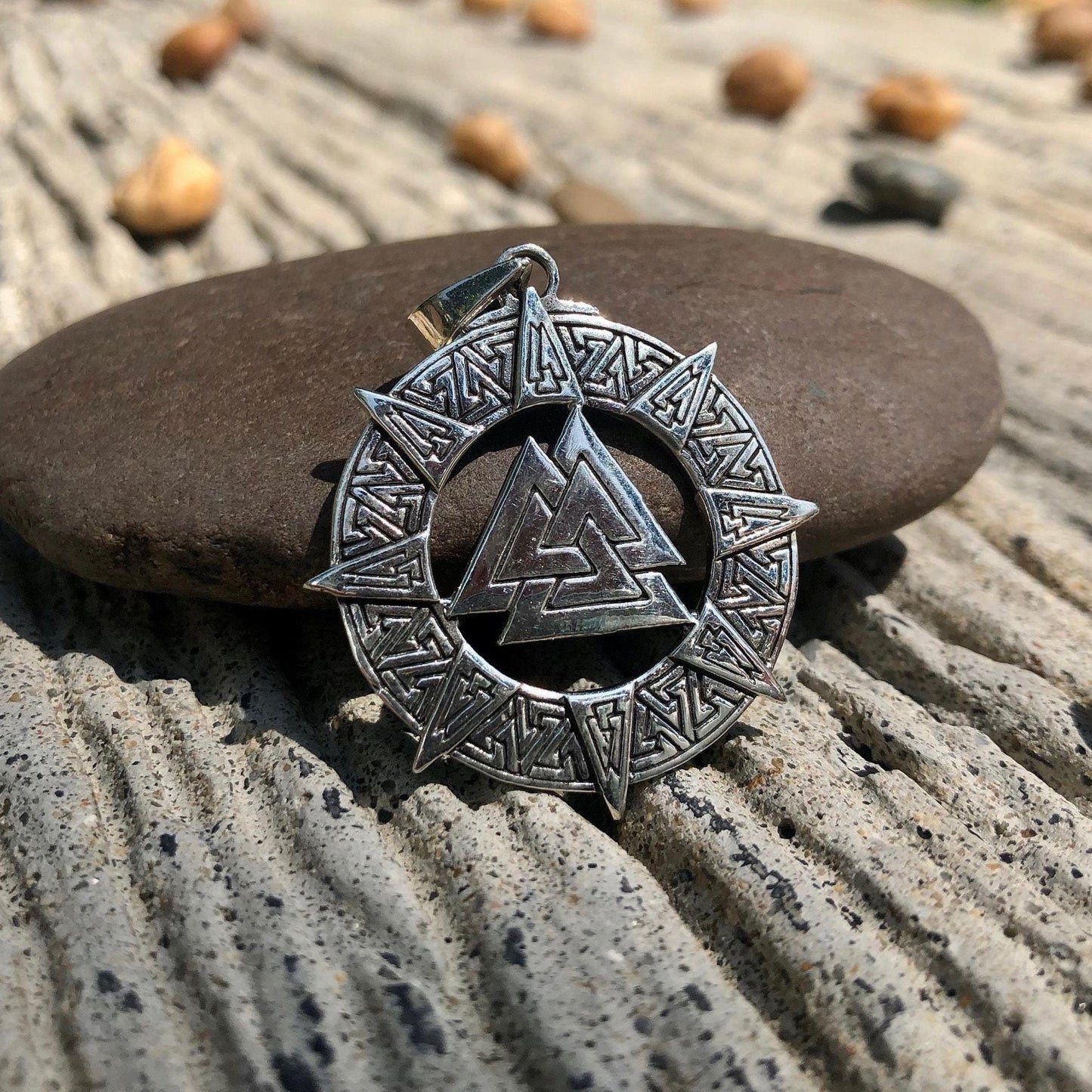 Viking Valknut Celtic Triangle Knot Pendant/Necklace