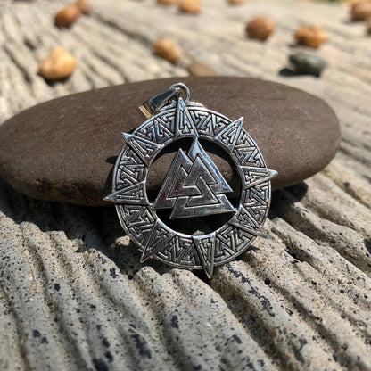 Viking Valknut Celtic Triangle Knot Pendant/Necklace