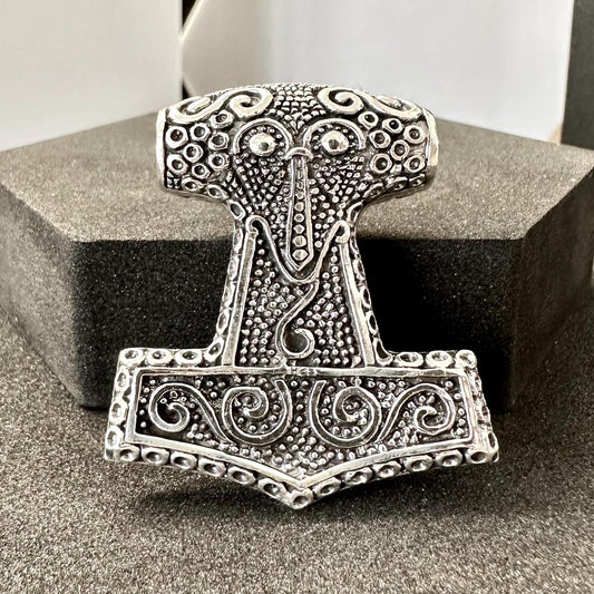 Thor's Hammer Viking Odinson Mjolnir Pendant/Necklace