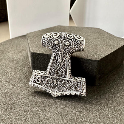 Thor's Hammer Viking Odinson Mjolnir Pendant/Necklace