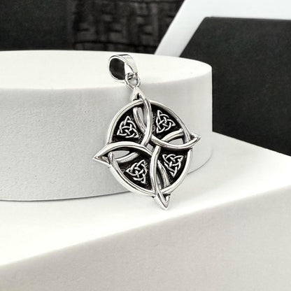 Handcrafted 925 Sterling Silver Witch's Knot Pendant Magic Celtic Knot Triquetra Wiccan Pendant/Necklace Jewelry Accessories Gift by VINTZ