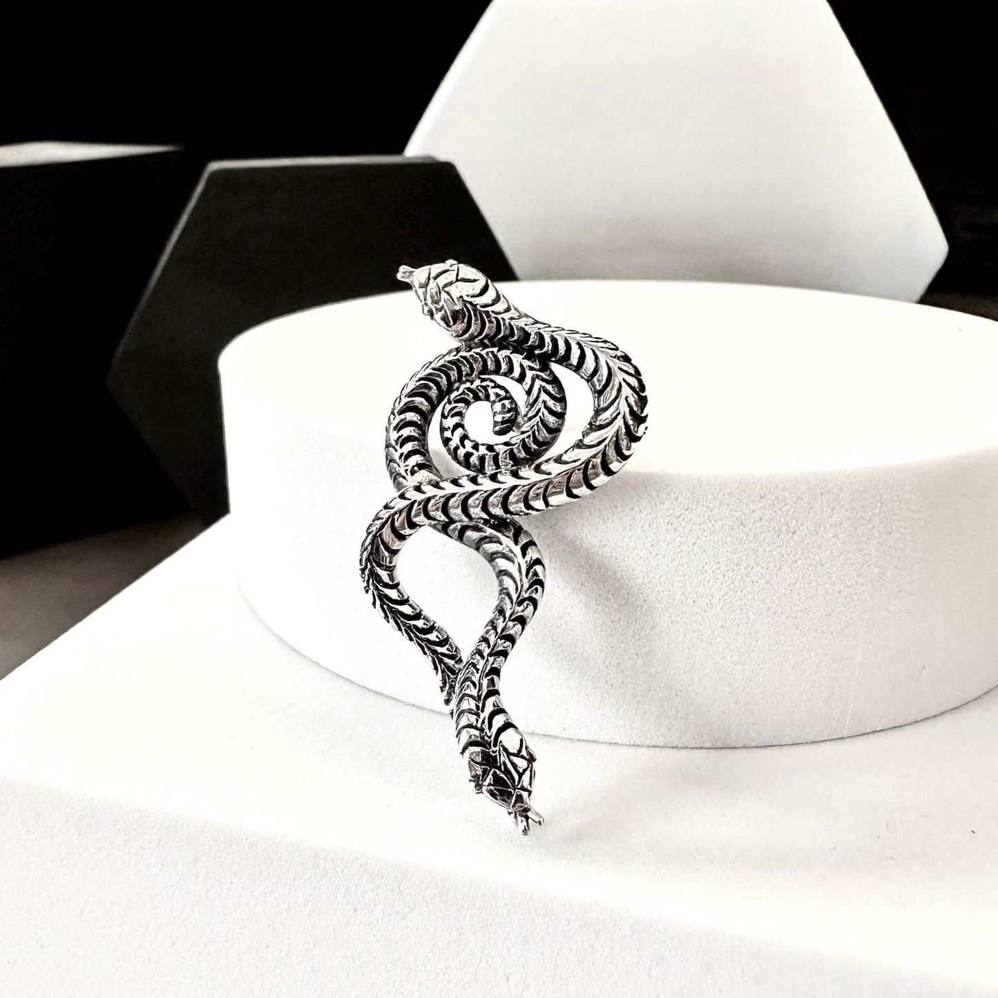 Snake Black Mamba Jormungand World Serpent Ouroboros Pendant/Necklace