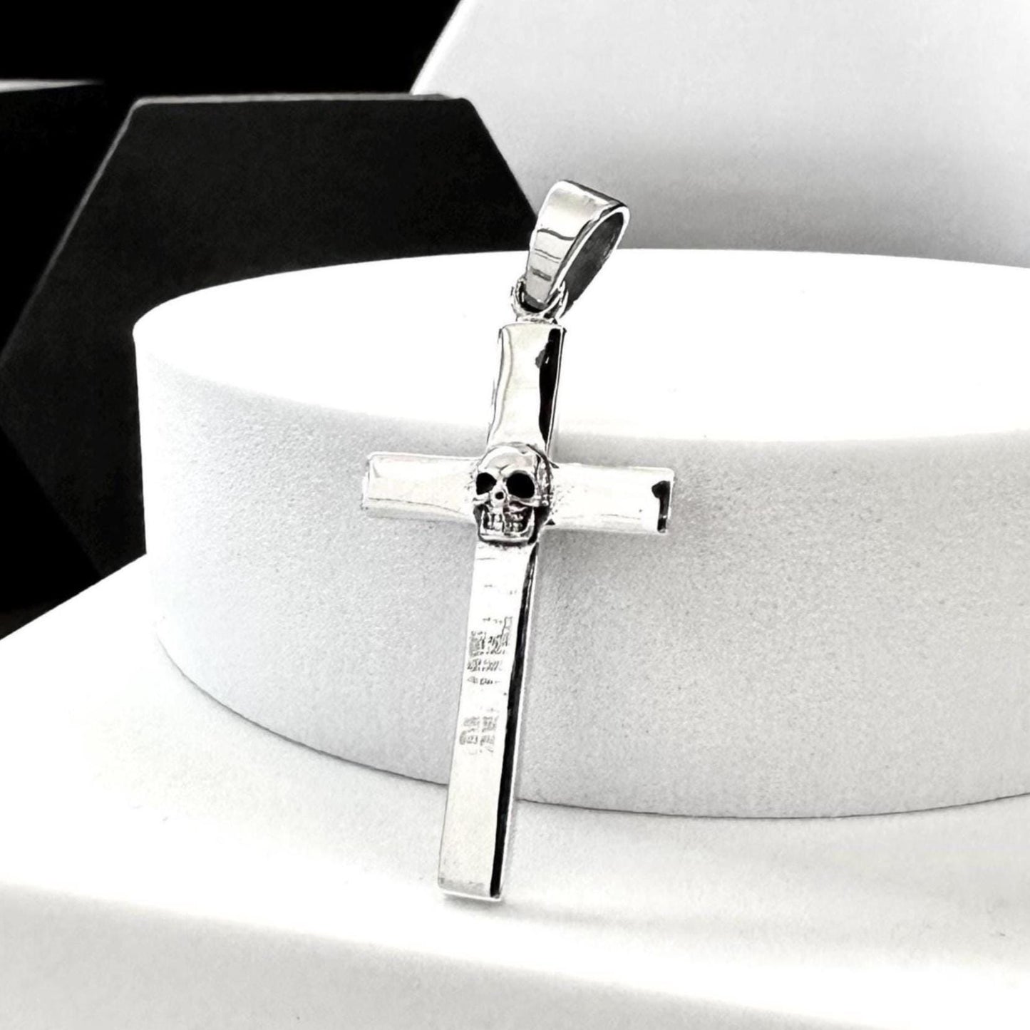 Cross Christian Jesus Christ Crucifix Pendant/Necklace