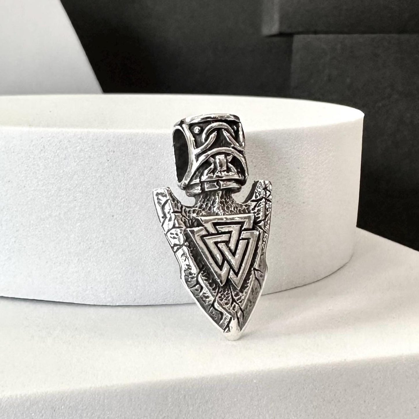 Odin's Valknut Viking Symbol Celtic Triangle Knot Pendant/Necklace