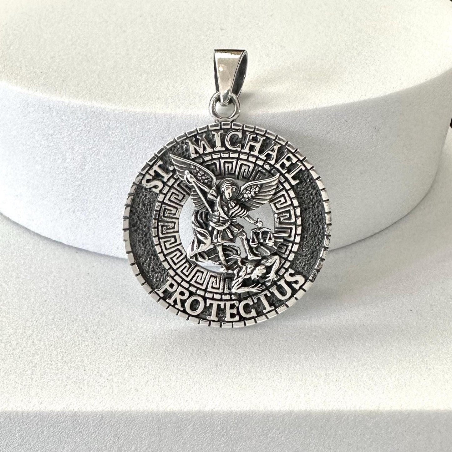 Archangel Saint Michael Guardian Angelo Pendant/Necklace