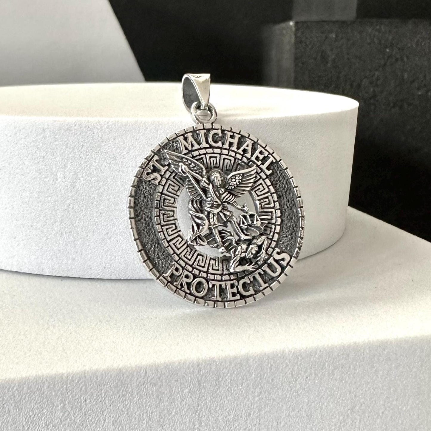 Archangel Saint Michael Guardian Angelo Pendant/Necklace