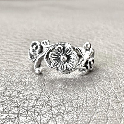 Daisy Flower Netherlands National Ring