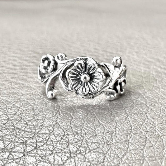 Daisy Flower Netherlands National Ring