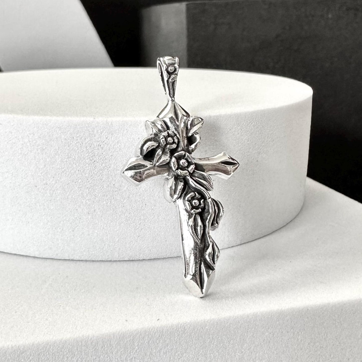 Christian Jesus Crucifix Cross Pendant/Necklace