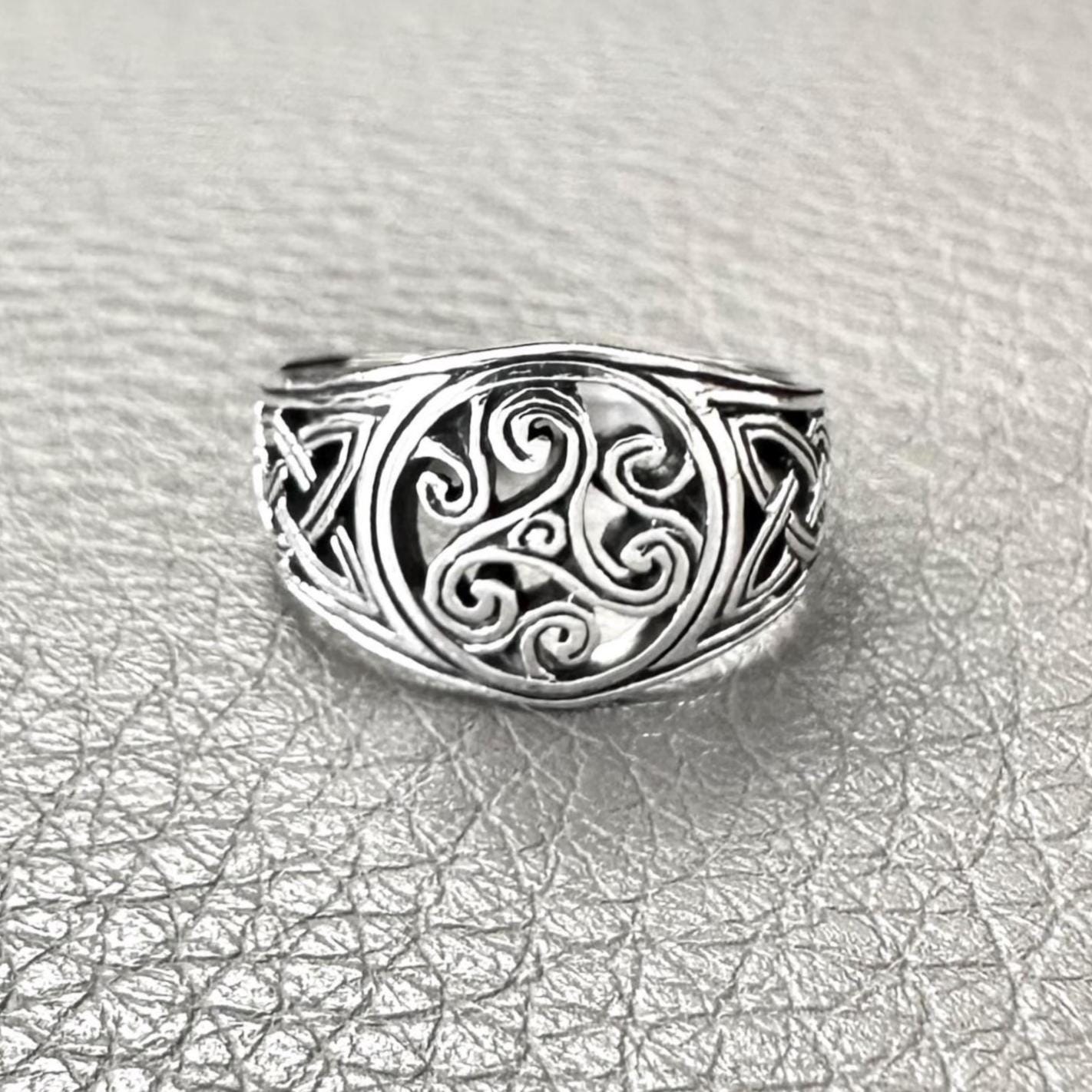 Triskelion Celtic Knot Spiral Design Viking Triskele Ring